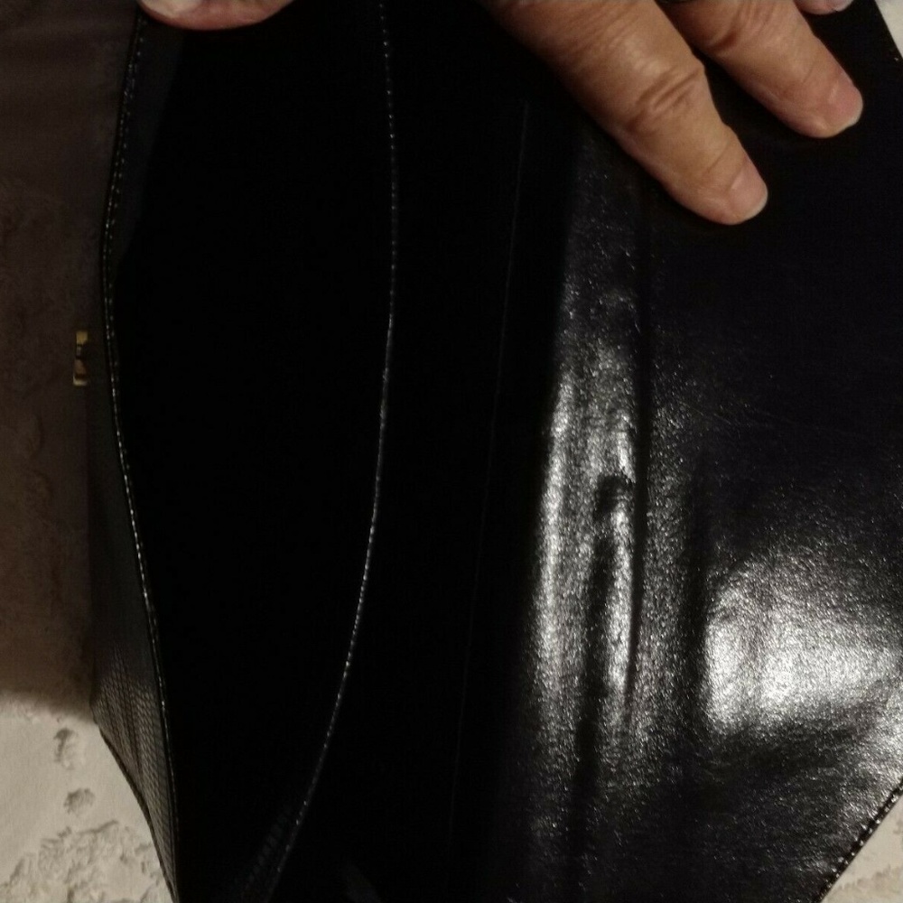 Almondo Originals Classic Black Shoulder Bag - Picture 7 of 11